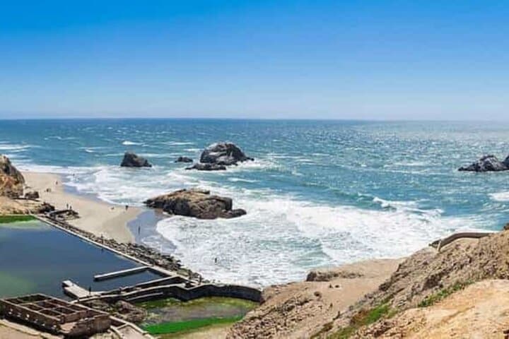 Golden Icons & Waterfronts: San Francisco Private Walking Tour photo 3