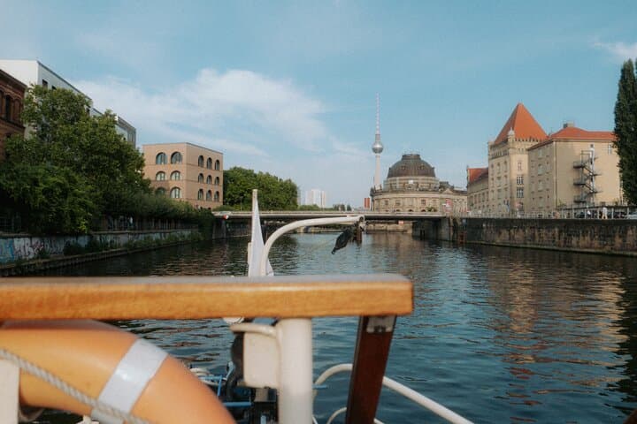 1-Hour Sightseeing Cruise on Historic Steamship Kaiser Friedrich — Berlin Spree River Tour photo 4