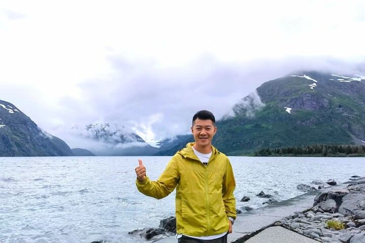 Whittier Cruise Shuttle: Portage Lake, Alaska Wildlife Conservation Center & Beluga Point Day Tour photo 3