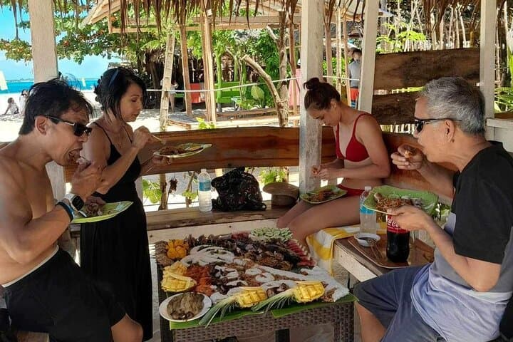 Siargao Tri-Island Tour: Daku, Guyam & Naked Island with Boodle-Fight Lunch photo 3