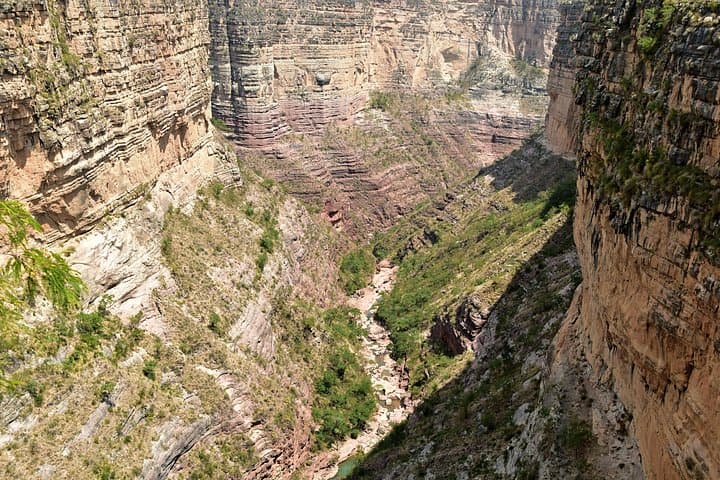 2-Day Private Tour to Toro Toro National Park — Caves, Canyons & Dinosaur Tracks photo 3
