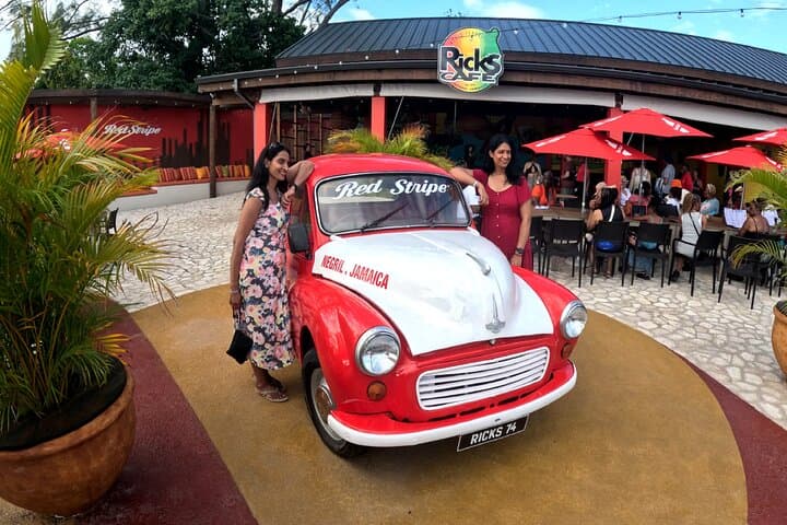 Discover the Magic of Negril: Beaches, Cliffs, and Local Finds