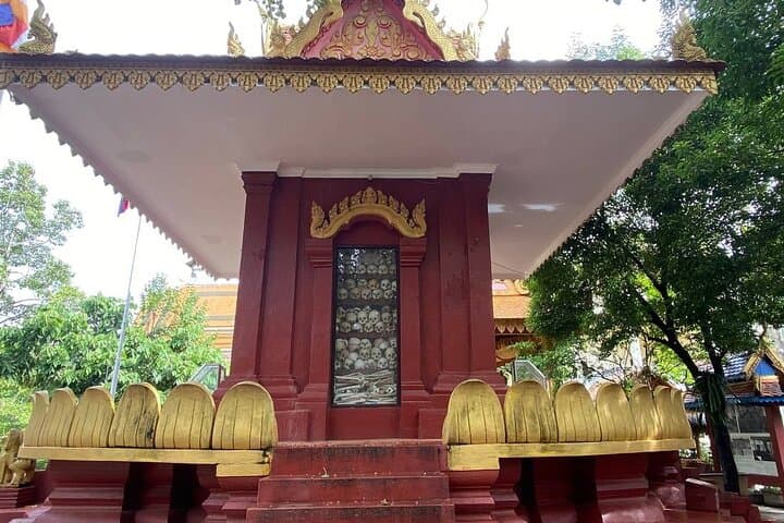 Siem Reap War Museum, Killing Fields & Kampong Phluk Floating Village Tour photo 6