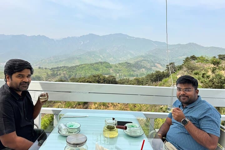 Mutianyu Great Wall VIP Layover — 4–8 Hour All‑Inclusive Day Tour from Beijing