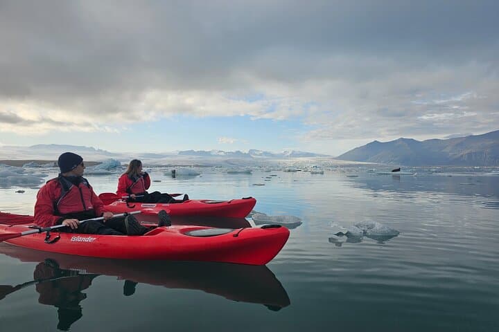 Glacier Combo: Kayak Jökulsárlón Lagoon and Hike Breiðamerkurjökull