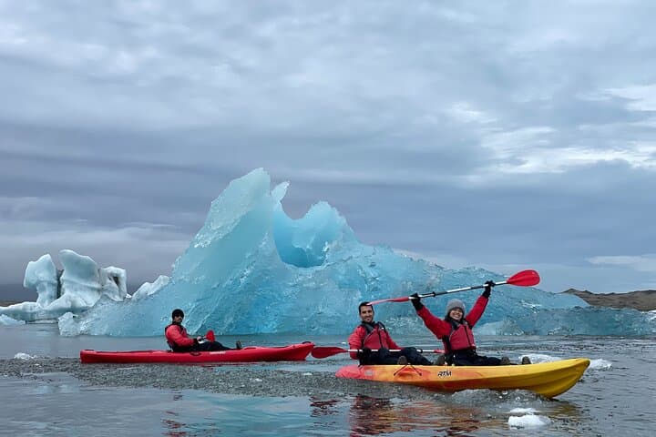 Glacier Combo: Kayak Jökulsárlón Lagoon and Hike Breiðamerkurjökull photo 5
