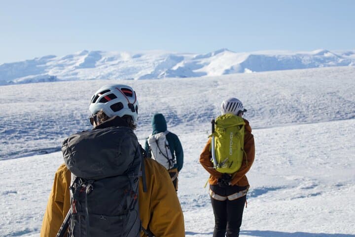 Glacier Combo: Kayak Jökulsárlón Lagoon and Hike Breiðamerkurjökull photo 4