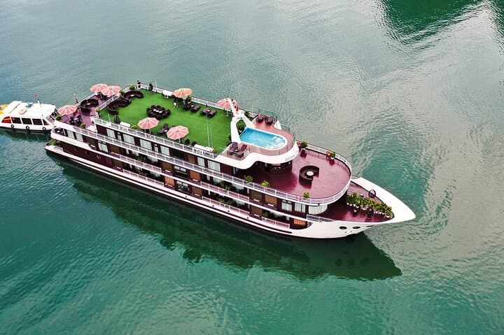 Hanoi Luxury 2-Day Halong and Lan Ha Bay Cruise photo 4