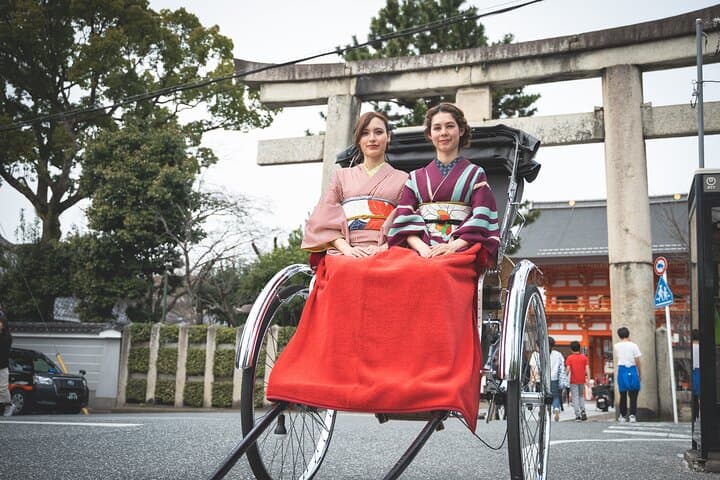 Kyoto Kimono and Rickshaw: Private Cab Stroll Through Gion and Higashiyama photo 2