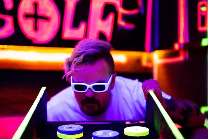Neon Nights: UV 18-Hole Mini Golf and Cocktail Bar in Lisbon photo 5
