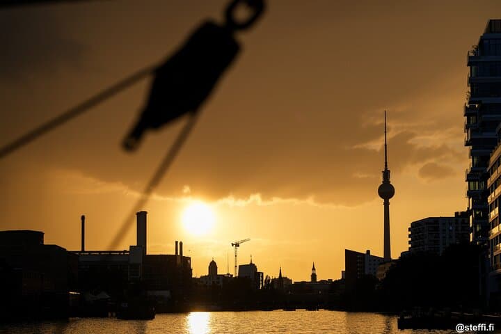 Sunset Steamship Beer Cruise on Berlin's Spree: Evening Views from a 140-Year-Old Ship photo 5