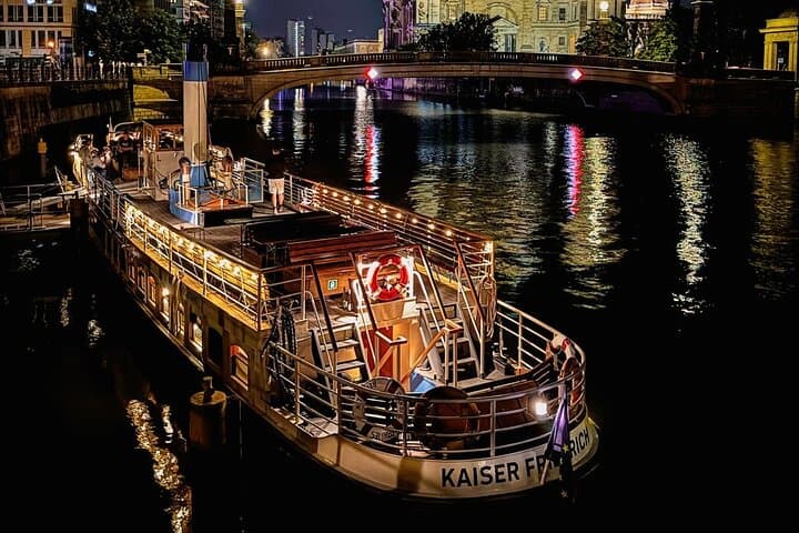 Sunset Steamship Beer Cruise on Berlin's Spree: Evening Views from a 140-Year-Old Ship photo 6