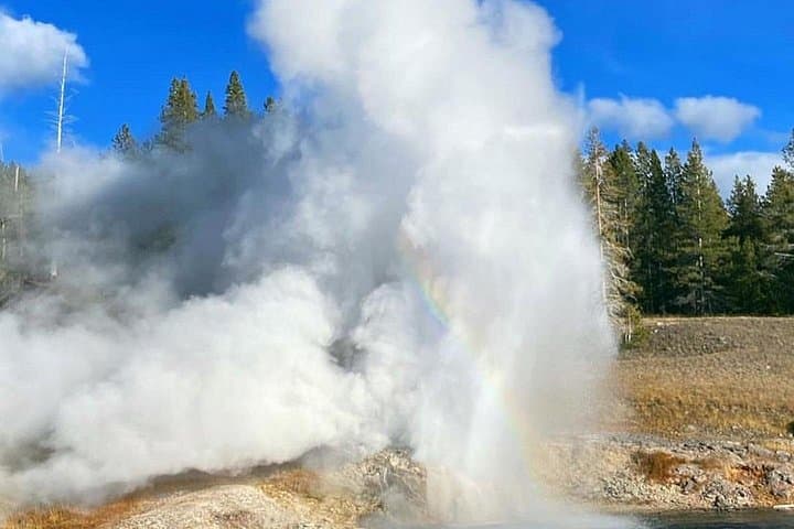 Half-Day Private Yellowstone Geyser Basin Tour — Old Faithful & Grand Prismatic photo 4
