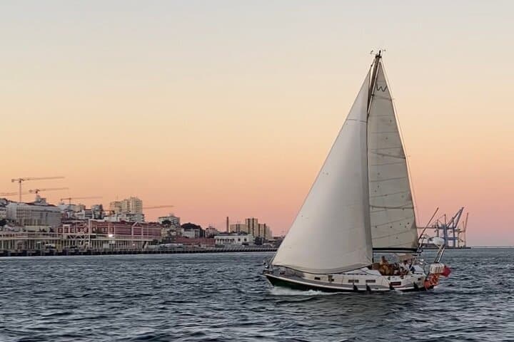 Lisbon Sailing Discovery: 2-Hour Hands-On Tagus Sailing Experience photo 6
