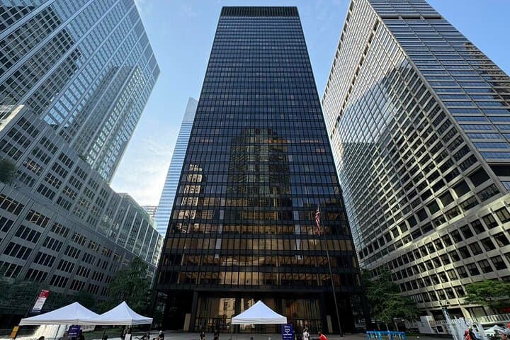 Park Avenue Modern Architecture Walking Tour: Midtown NYC Highlights