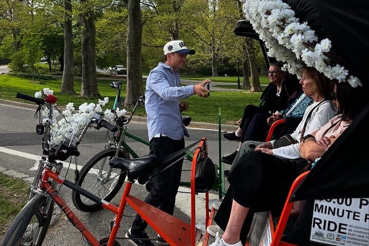 First-Class Central Park Pedicab Tour: Iconic Views & VIP Photo Moments photo 4