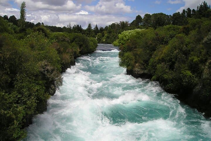 Rotorua & Taupo Geothermal Private Tour from Auckland — Wai-O-Tapu, Huka Falls & Blue Springs photo 2