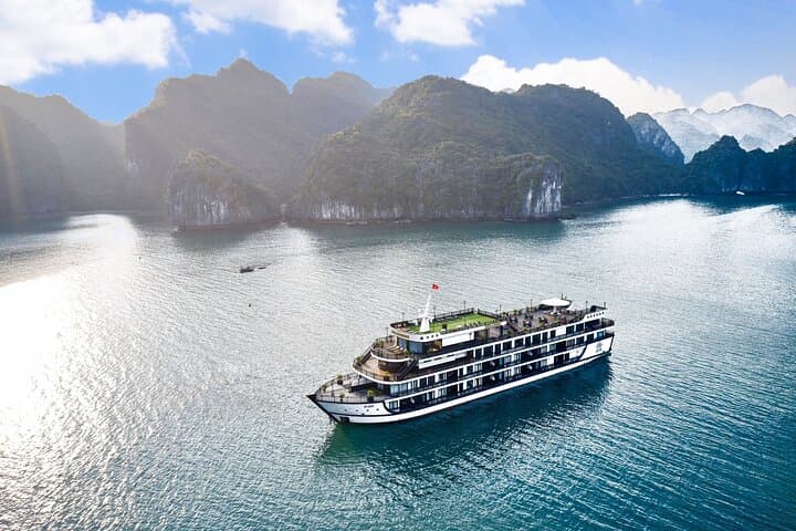 Lan Ha Bay Adventure: 2-Day Kite Cruise from Ha Long (Overnight)