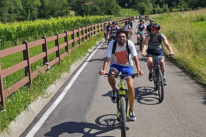 Moscato di Scanzo E‑Bike Tour — Hills, Wineries & Tasting Near Bergamo photo 4