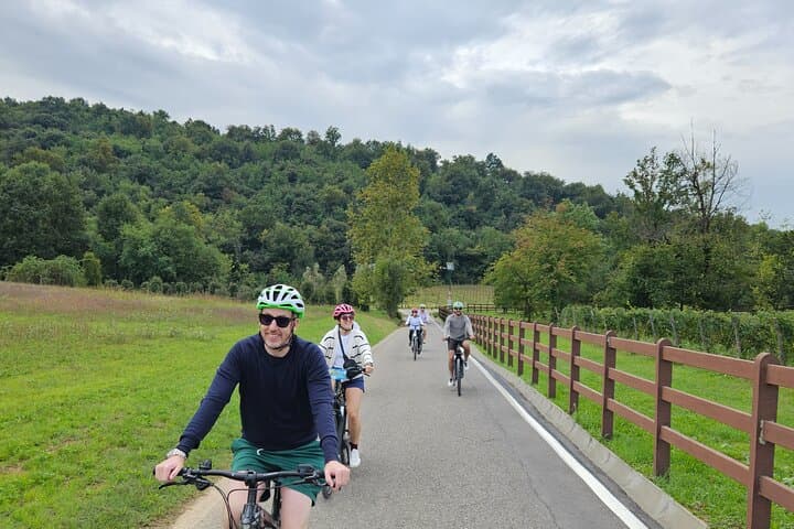 Moscato di Scanzo E‑Bike Tour — Hills, Wineries & Tasting Near Bergamo photo 5