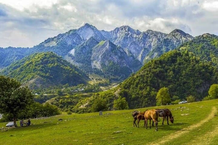 Quba to Khinalug: 2-Day Private Mountain Village & Cultural Tour