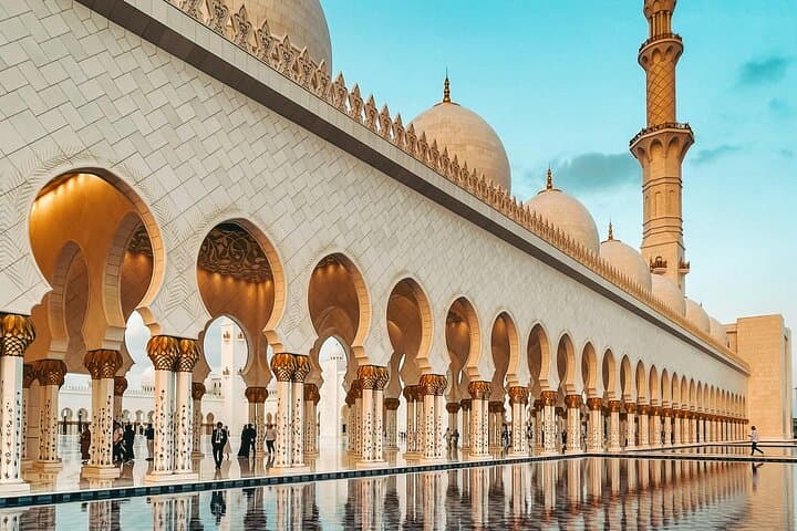 Abu Dhabi Highlights: Grand Mosque, Louvre and Corniche Cultural Circuit photo 6