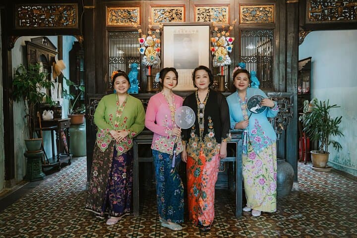 Dress Like a Nyonya: Baba Nyonya Costume Rental in George Town, Penang photo 5