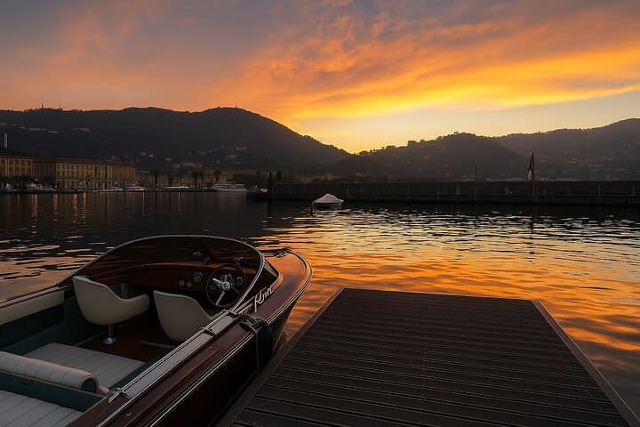 Private Classic Wooden Boat Tour on Lake Como photo 2