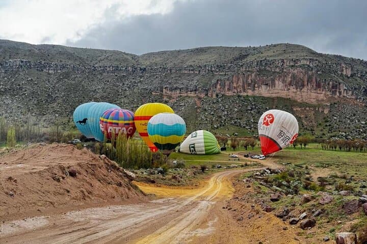 Sunrise Balloon Flight Over Ihlara Valley and Göreme