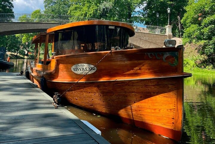 Riga Canal and Daugava River Cruise: Historic Boat Tour from Bastejkalns