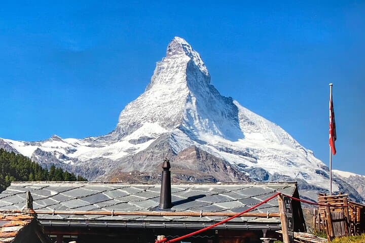 Private Driver-Guide Grand Tour of Switzerland: 8 Days Across Alps, Castles and Iconic Peaks