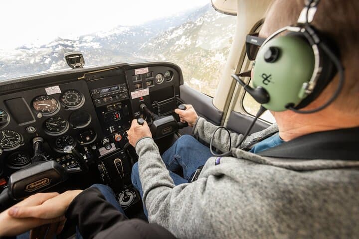 Introductory Flight Experience Over Squamish: Pilot a Plane Above Sea-to-Sky photo 6