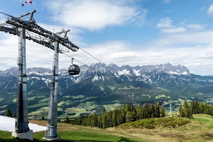 Peleș Castle and Carpathian Gondola Day Trip from Bucharest