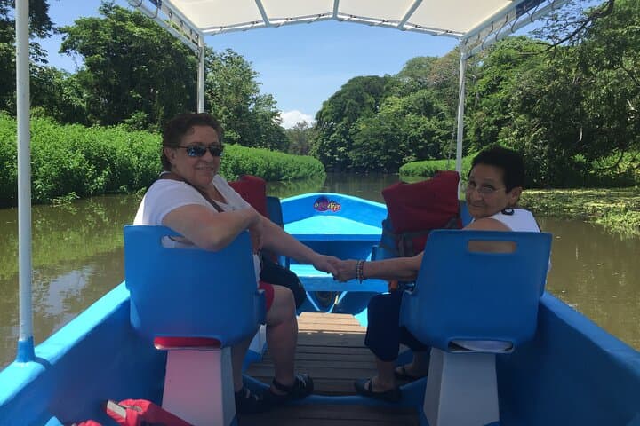 Granada Islets Boat Tour — Morning & Sunset Cruises on Lake Nicaragua photo 4