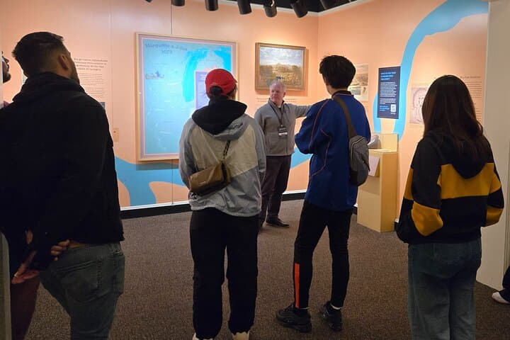 Private Chicago History Museum Tour: Insider Walking Experience in Lincoln Park photo 3