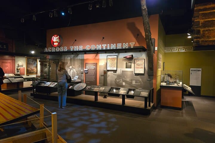 Private Chicago History Museum Tour: Insider Walking Experience in Lincoln Park photo 5