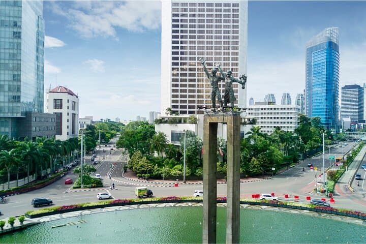 Jakarta MRT Walking Tour: Bundaran HI, Gelora Bung Karno & Blok M Exploration