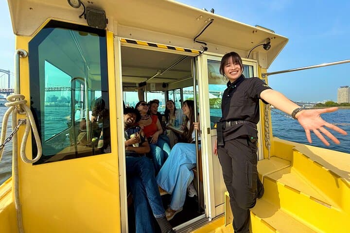 Tokyo Bay Cruise: Sunset & Seagull-Feeding Small-Boat Tour from Shibaura photo 4