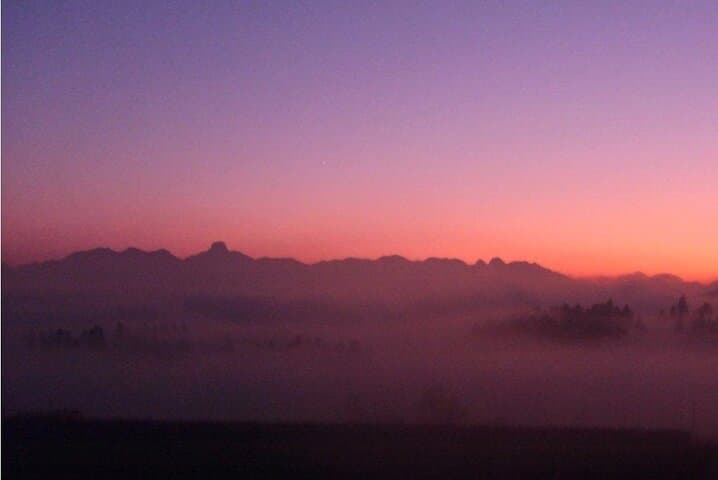 Interlaken Sunset Sightseeing: Mountain & Lake Views at Dusk photo 6