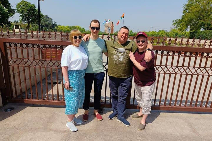 Delhi Old & New: Private Full-Day Guided City Tour photo 2