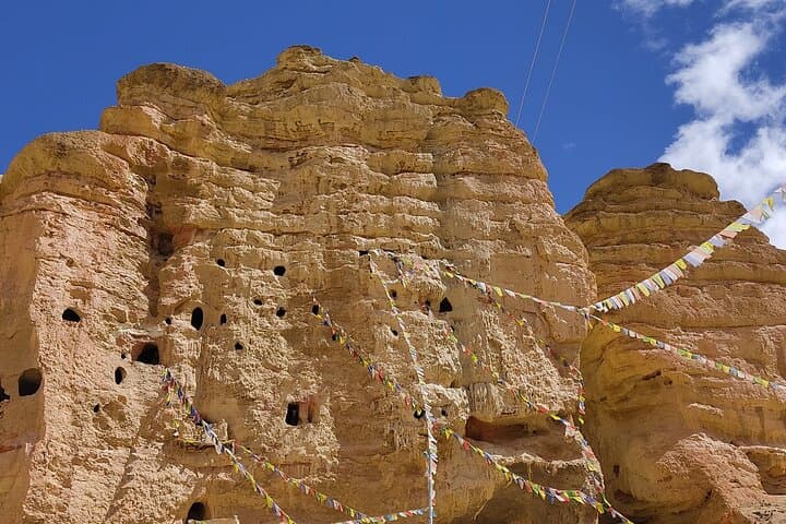 Upper Mustang Trek 14 Days: Lo Manthang Cultural High-Desert Trek photo 4