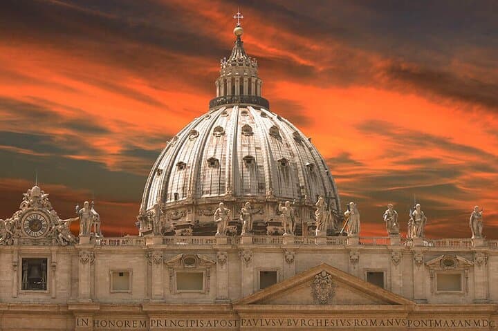 Evening Vatican Museums and Sistine Chapel Tour — After-Hours Guided Visit photo 3