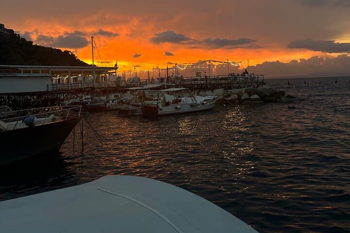 Sunset Sail in Sorrento: Love, Landscapes & Hidden Coves photo 4