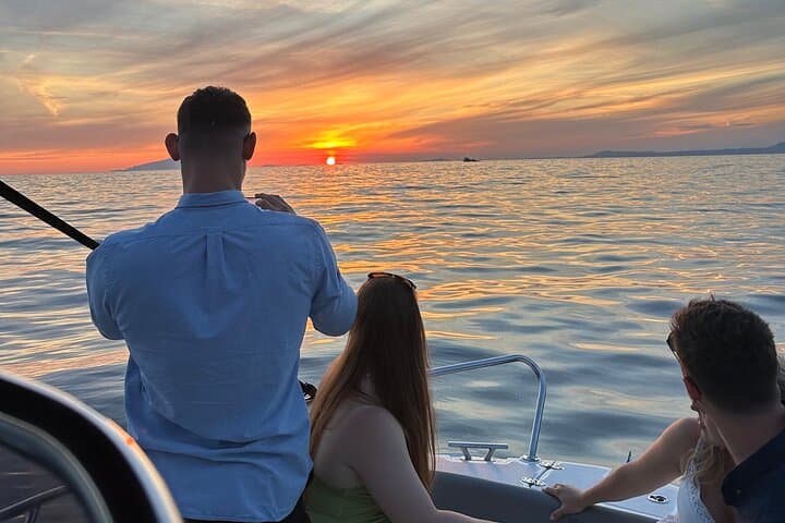 Sunset Sail in Sorrento: Love, Landscapes & Hidden Coves photo 3