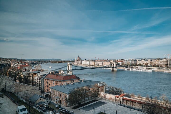 Budapest and Bratislava in a Day: Private Capitals Tour from Vienna