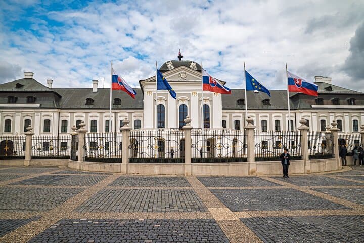 Budapest and Bratislava in a Day: Private Capitals Tour from Vienna photo 5