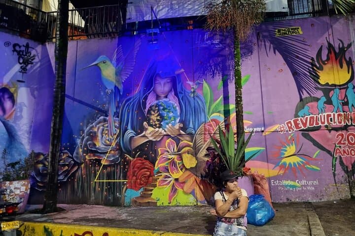 After Dark in Comuna 13: Night Tour with Graffiti, Beats & Farm-to-Table Dinner photo 2