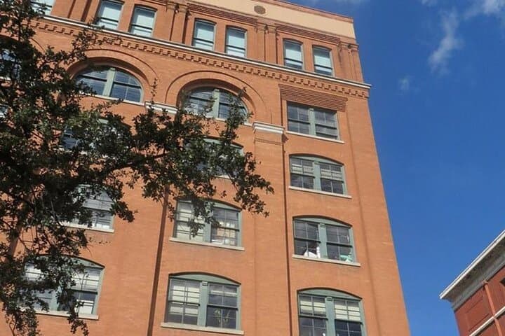 Walk Dealey Plaza: JFK Assassination, Grassy Knoll & Sixth Floor Museum Tour photo 4