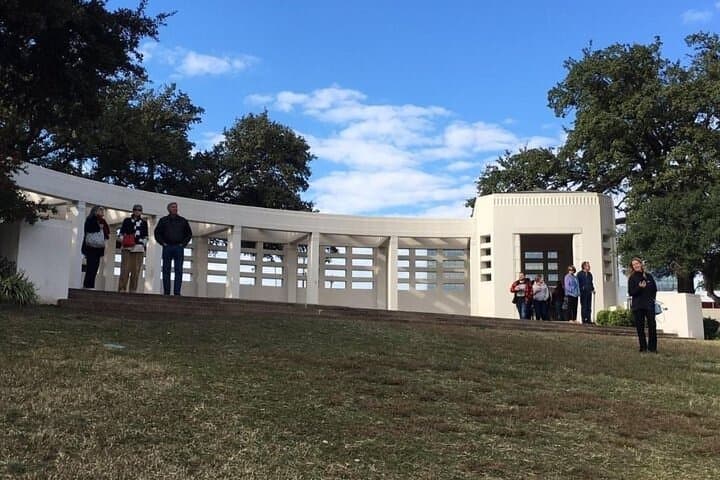 Walk Dealey Plaza: JFK Assassination, Grassy Knoll & Sixth Floor Museum Tour photo 2