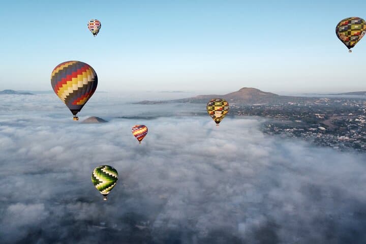 Sunrise Hot Air Balloon Over Teotihuacan with Cave Breakfast & Transport